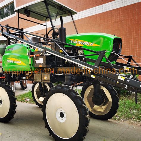 With 700 Liter Pesticide Tank Self Propelled Boom Sprayer For Rice