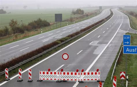 Kreis L Rrach Autobahn Wird Am Sonntag Bei Neuenburg Kurzzeitig Voll