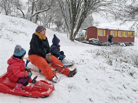 Waldkindergarten Hückeswagen Glücklich beim Spielen draußen