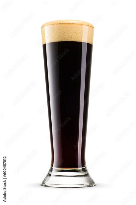 Foto De Pilsner Glass Of Fresh Dark Stout Beer With Cap Of Foam