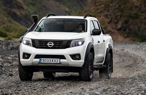 Nissan Frontier Navara Off Roader AT32 Frontal Mega Autos