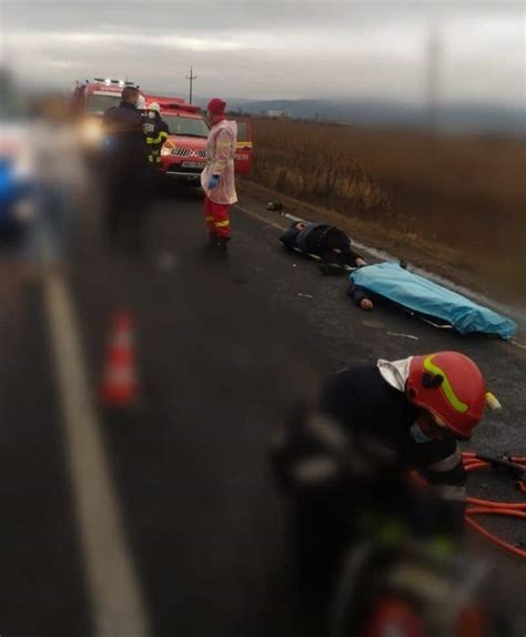 UPDATE FOTO Accident grav la ieșirea din Avrig Doi morți și trei