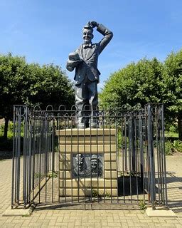 Stan Laurel Statue North Shields Peter Hughes Flickr