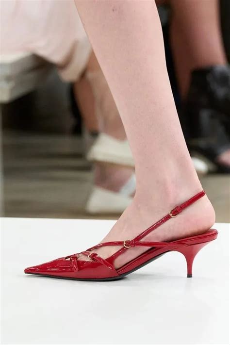 Трендовая обувь 2024 года – что советует носить дизайнеры - Fashion