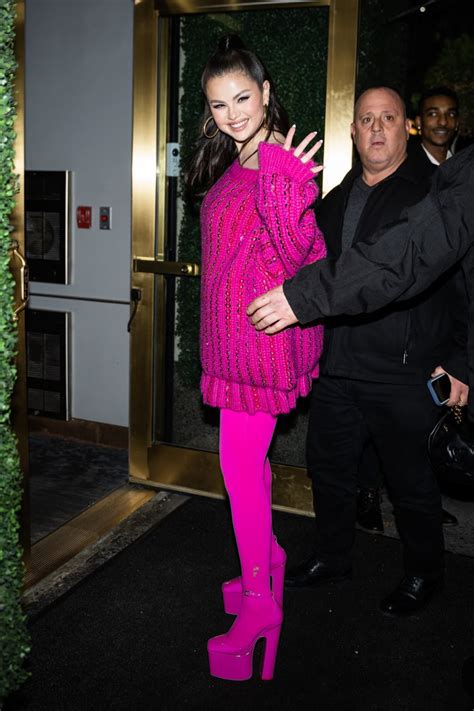 Selena Gomez Hot Pink Outfit On Saturday Night Live Photos Ps Fashion