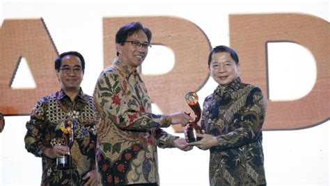 First, ITS won the Indonesia's SDGs Action 2023 Award - ITS News