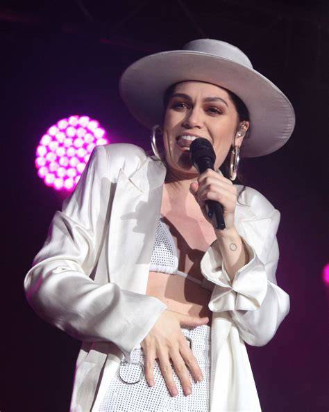 Jessie J's Instagram: Jaw-Dropping Photos And Videos! - Truth or Fiction