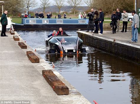 Arise Scamander Tough Amphibious Car Named After Trojan Warrior