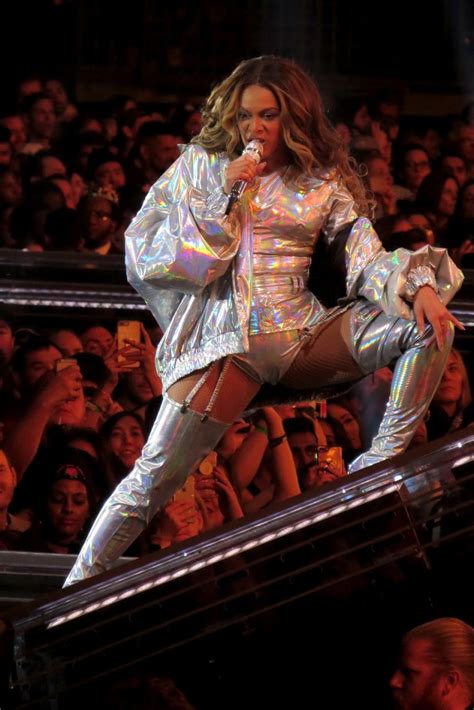 Beyonce Performs Live - "On The Run II Tour" in Vancouver 10/02/2018 ...