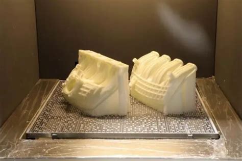 Sla光固化3d打印：工艺原理、应用优势与前沿进展的深度剖析 Aau3d打印