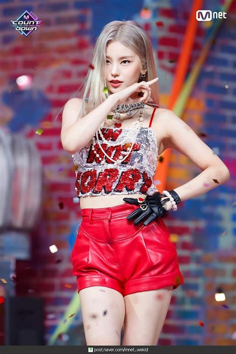 Hwang Yeji Itzy Stage Outfits Kpop Fashion Outfits