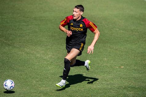 Continua Il Lavoro A Trigoria Azmoun Scalda I Motori Gol In