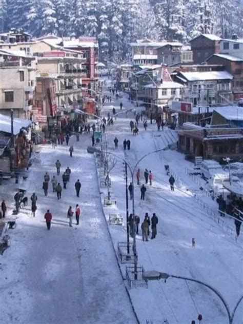 Unexpected Snowfall Turns Manali's Mall Road into a Winter Wonderland