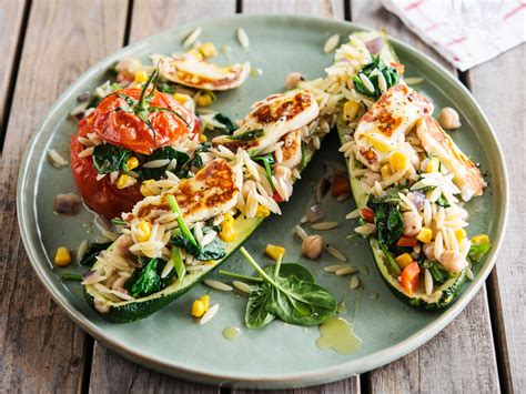 Gef Llte Zucchini Im Ofen Gebackene Zucchini Mit Couscous Und Oliven