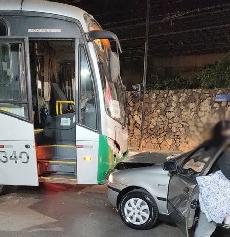 Homem rouba carro foge da polícia provoca acidente e acaba preso