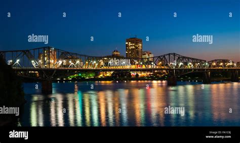 Alexandra rail and traffic bridge at night Stock Photo - Alamy