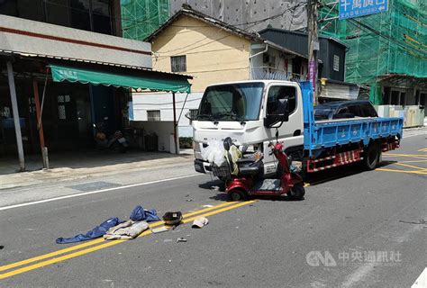 電動代步車碰撞貨車 老翁倒地傷重送醫不治 社會 中央社 Cna