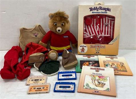 1990s Teddy Ruxpin with (4) Outfits, books, and cassette tapes, good ...