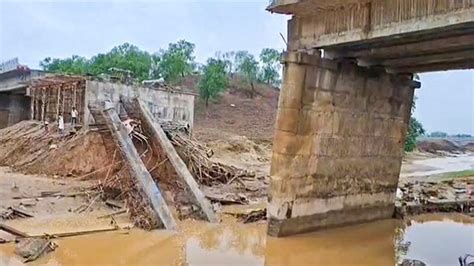 Bridge Collapse झारखंड में अरगा नदी पर बन रहा पुल गिरा जानिए कितने करोड़ से हो रहा था तैयार