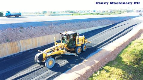 Amazing Skill Operator Motor Grader Correct Level And Spreading Gravel