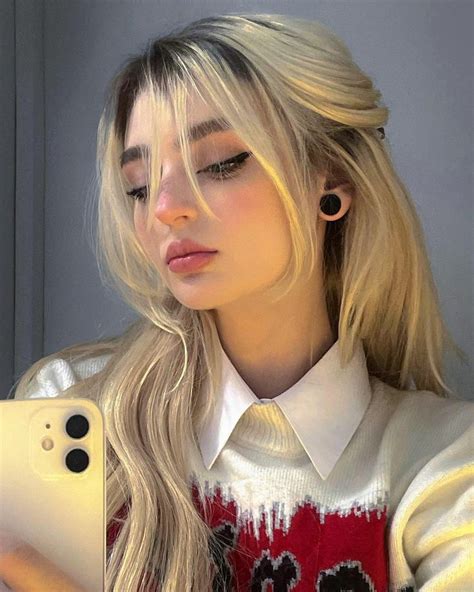 Pin On Djerq Blonde Hair Inspiration Pretty People Hair Cuts