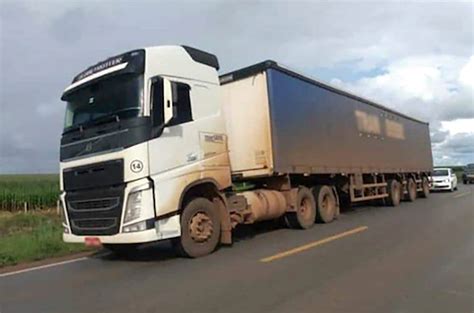 Motorista De Col Der Amarrado E Tem Carreta Roubada Pr Ximo De Cuiab