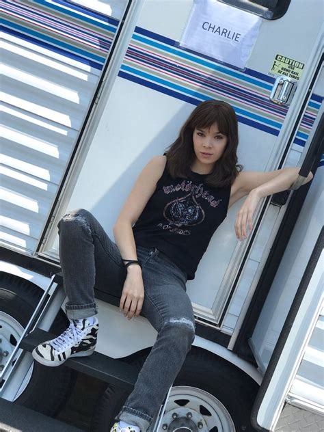 Bumblebee Spinoff: First look at Hailee Steinfeld's "Charlie Watson ...