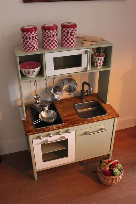 Pin op IKEA kids kitchen