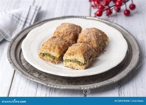 Traditionnel Turc Nouveau Dessert Baklava Laiteux Froid Avec Pistache