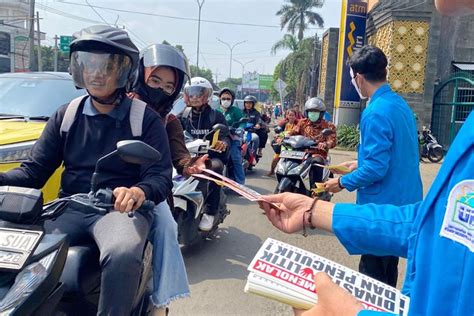 Foto Pengakuan Mahasiswa Yang Bagikan Selebaran Di Depan Kampus UIN