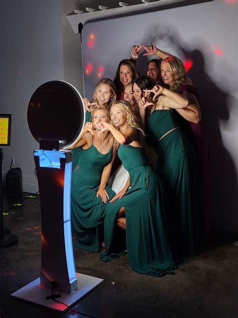 FotoFunSpot Photo Booths Video Booths In Omaha Memorable Photo