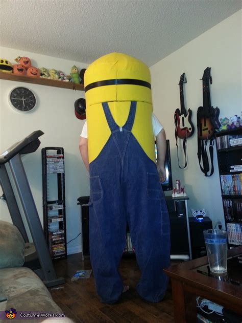 Stuart The Minion Halloween Costume | DIY Costume Guide - Photo 9/10