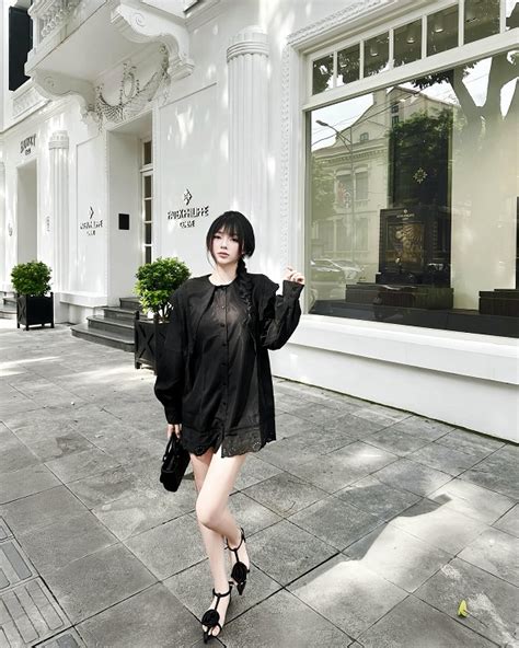 Ảnh tiktoker Lê Uyển Nhi bikini khoe nhan sắc xinh đẹp