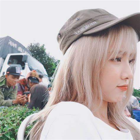 Hot Girl Nene Khoe Nh Check In C C Xinh Khi Sang Vi T Nam Ng Phim