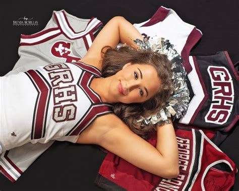 Senior Cheer pictures | Senior photo outfits, Senior cheer pictures ...