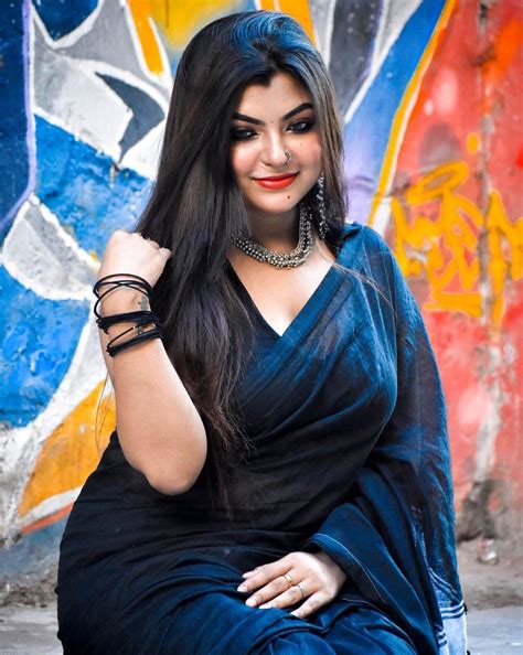 Pin By Neeraj Arora On Desi Beauty Beautiful Curvy Women Desi Beauty