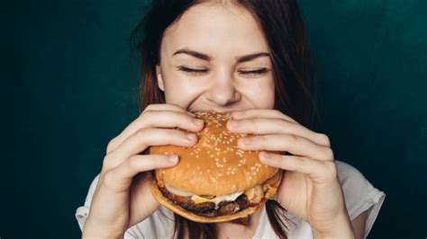 Estos Son Los Alimentos Que Debes Dejar De Comer Si Quieres Evitar Las