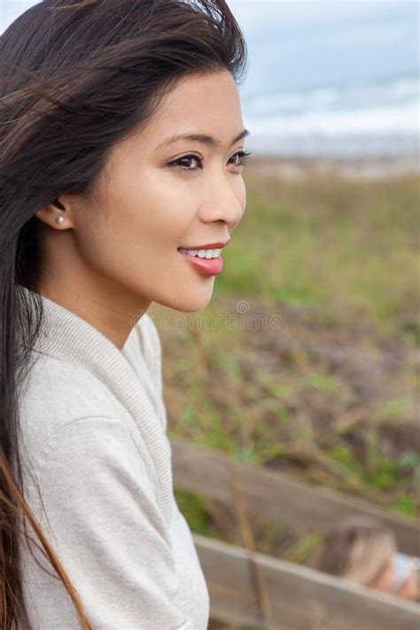 Belle Fille Asiatique Chinoise De Jeune Femme Photo Stock Image Du