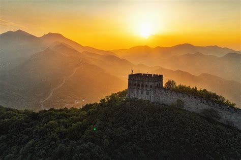 A Chance To See The Great Wall Turn Golden At Badaling Of Page Govt