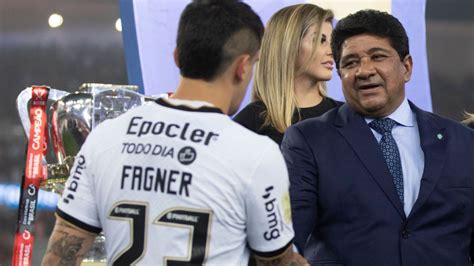 Torcedores Do Flamengo Ironizam Fagner Durante Retorno Do Corinthians A