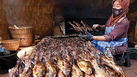 Cerita Sukses Kampung Ikan Asap Di Sidoarjo Jawa Pos