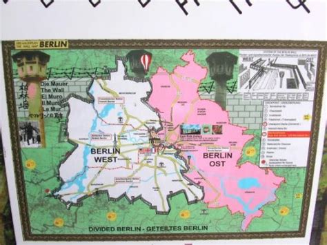 Diplom Steuerung Lao east west berlin map Volumen Verkäufer Fähre