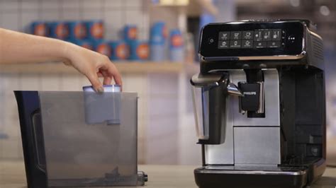 Wie setzt du den AquaClean-Wasserfilter in deine Philips Kaffeemaschine ...