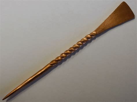 Měděný stilus tordovaný