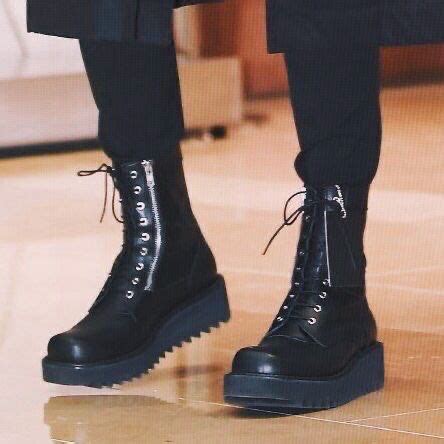 @𝐡𝐚𝐧𝐥𝐮𝐯𝐛𝐨𝐭 ꒰🍰꒱ | Boots, Jungkook shoes, Combat boots