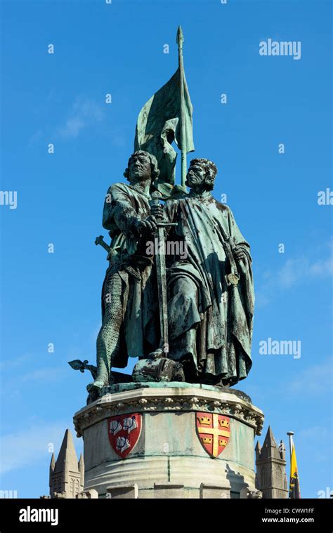 Statue Of Jan Breydel And Pieter De Coninck Market Square Bruges