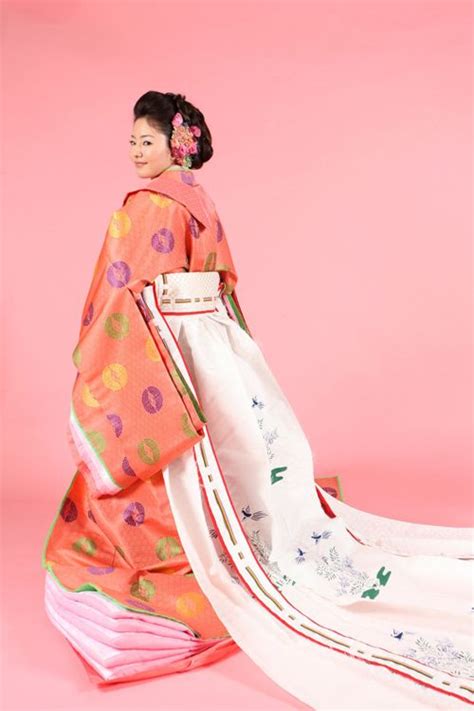 An Extremely Elegant And Gorgeous Kimono Junihitoe Kimono Japan