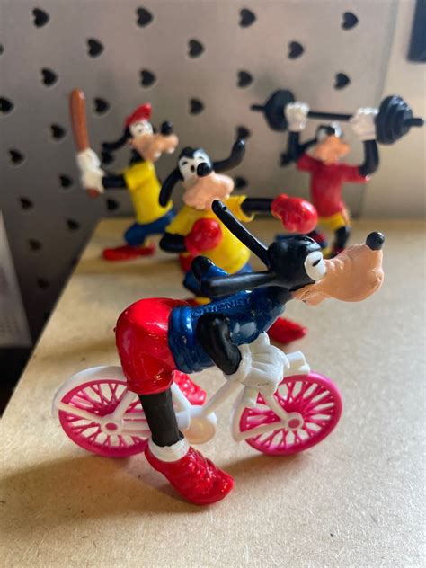 Cole O Disney Miniaturas Pateta Goofy Atleta Brinquedo Disney Usado