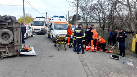 O Ambulan Care Transporta Un Copil De Un An La Spital S A R Sturnat