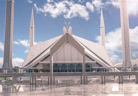 Shah Faisal Masjid Modern Mosque Building · Free Stock Photo